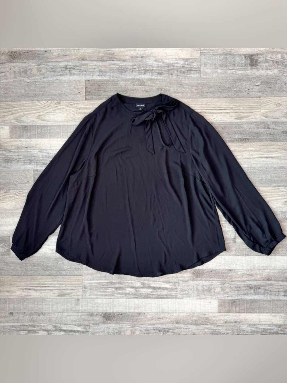 Torrid Black Lightweight Long Sleeve Blouse Size 2X Neck Tie E23